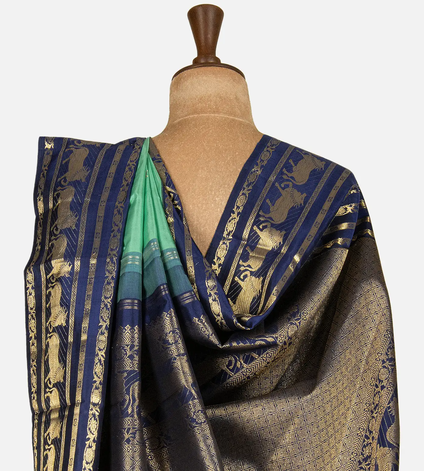 blue-kanchipuram-silk-saree-e01145802-c