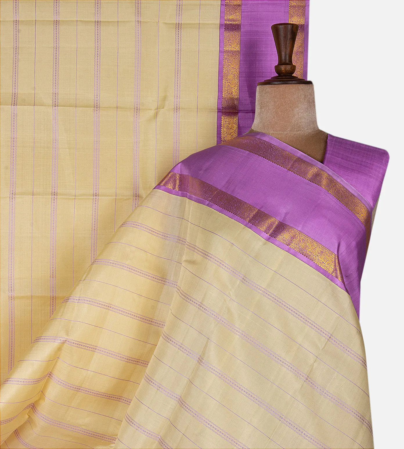 creme-kanchipuram-silk-saree-e01144698-a