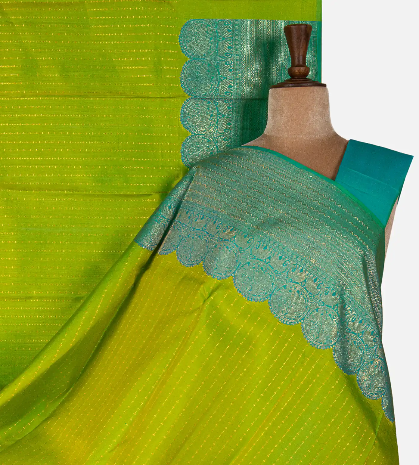 light-green-kanchipuram-silk-saree-e01147158-a