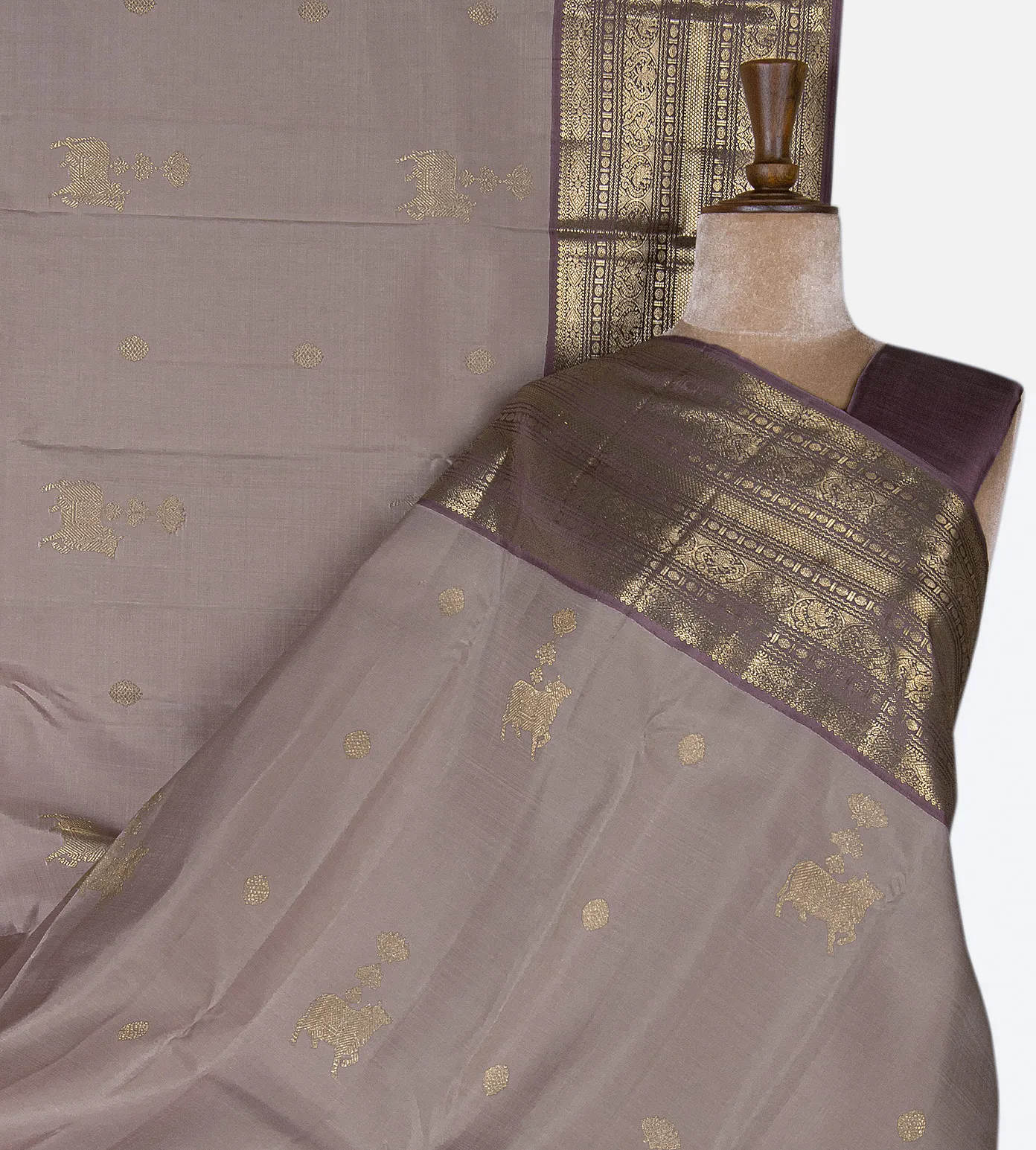 creme-kanchipuram-silk-saree-e01147153-a