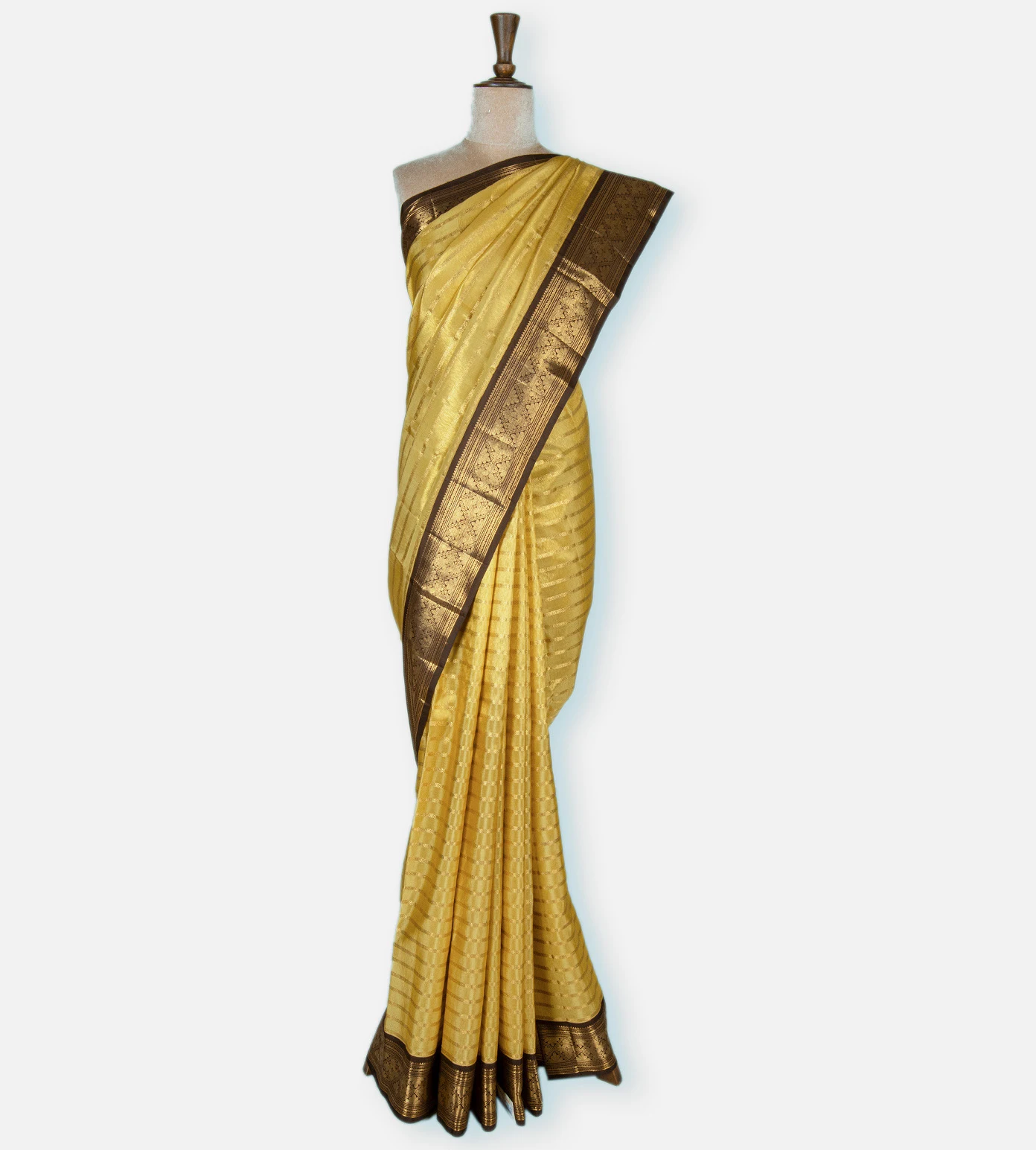 gold-kanchipuram-silk-saree-e01146678-b