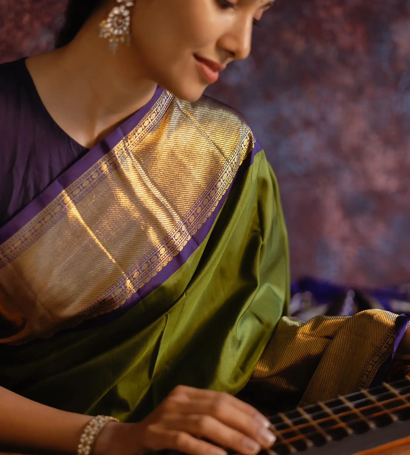 green-kanchipuram-silk-saree-d10134193-c