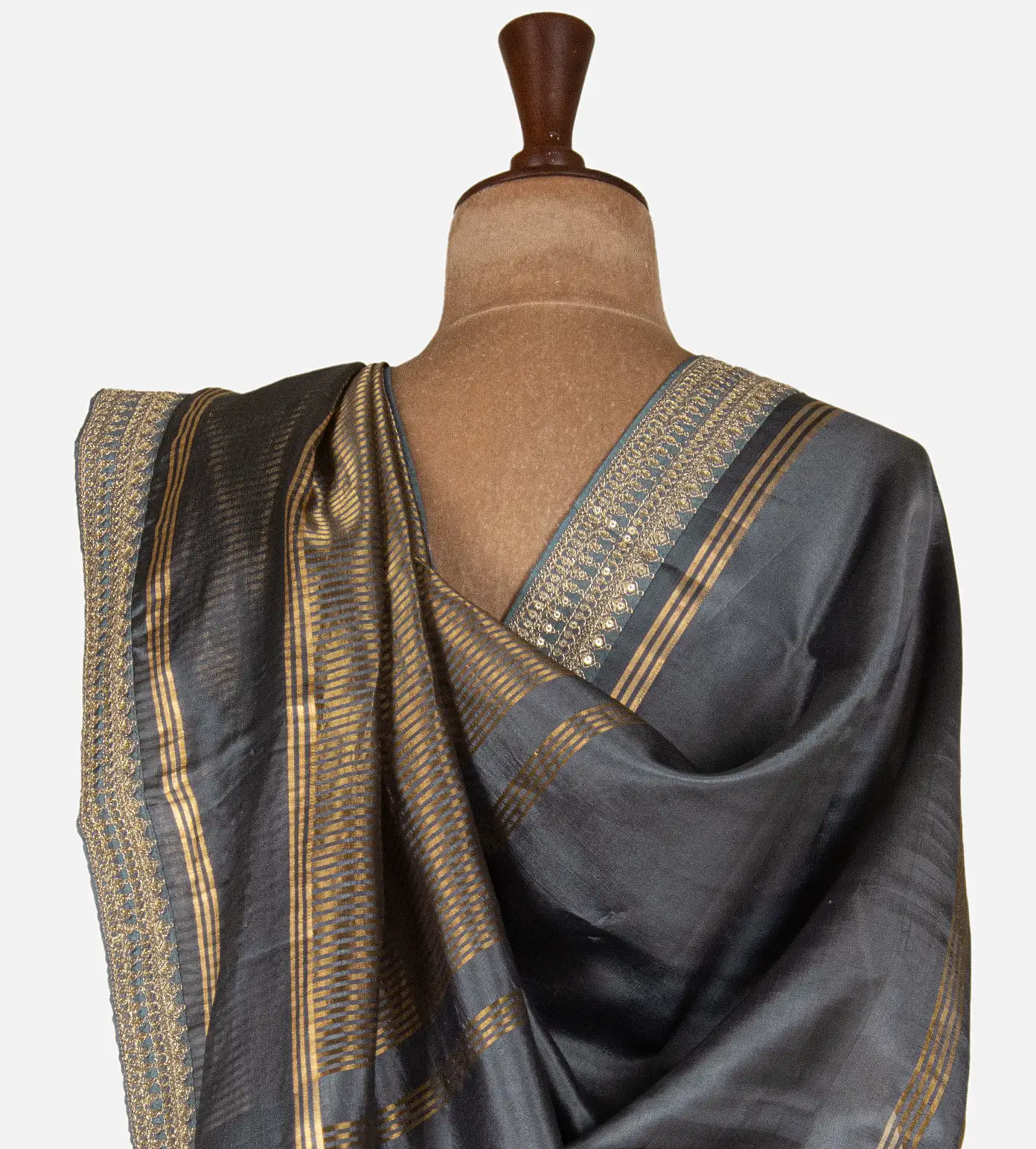 dark-grey-organza-saree-e01145000-c