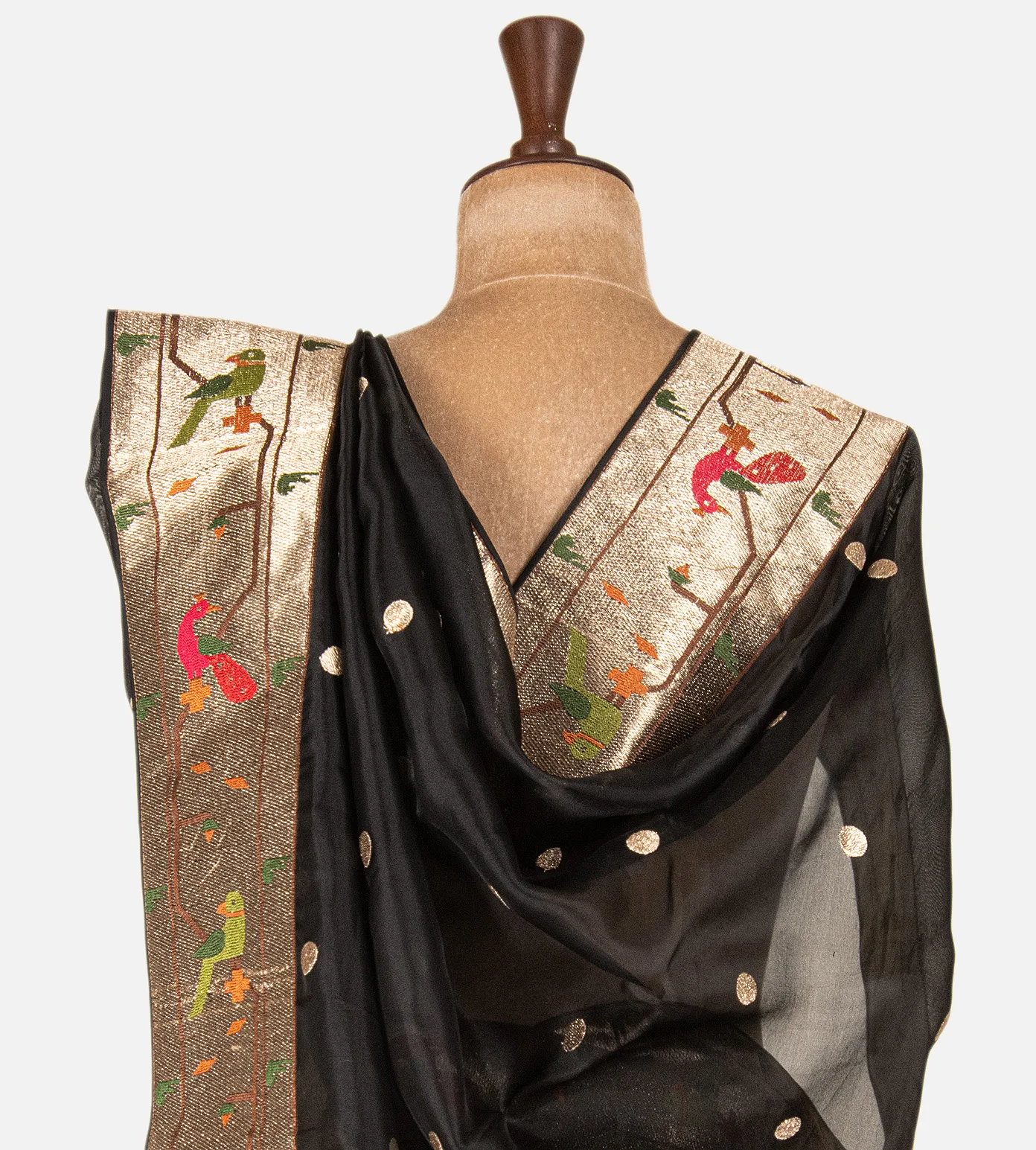 black-organza-embroidery-saree-e01145750-c