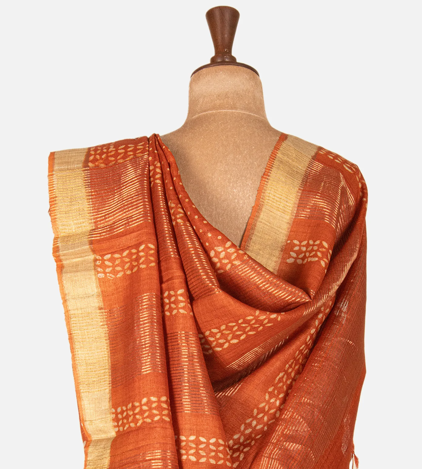 orange-tussar-embroidery-saree-d09124365-c