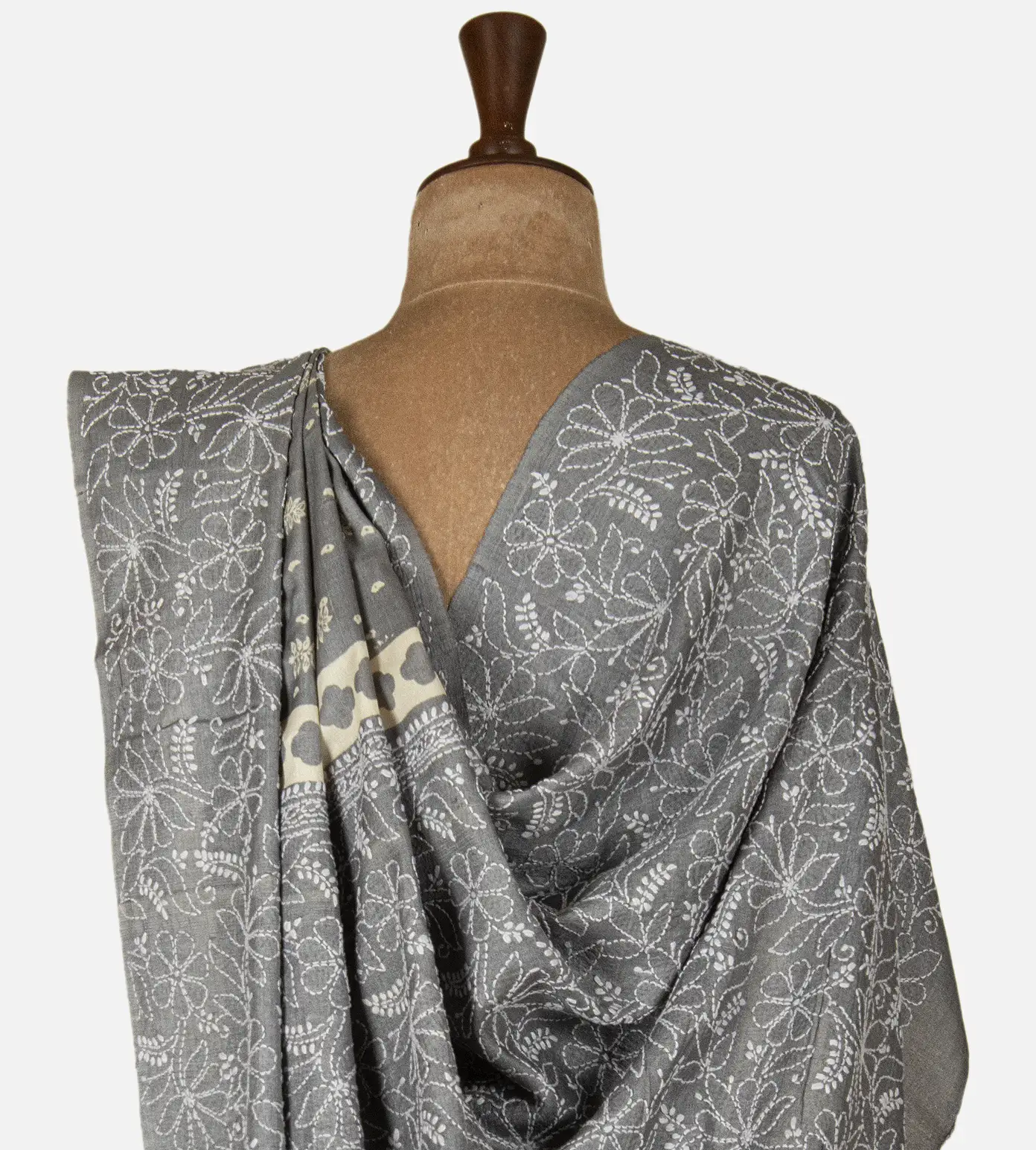 grey-tussar-saree-d09129238-c