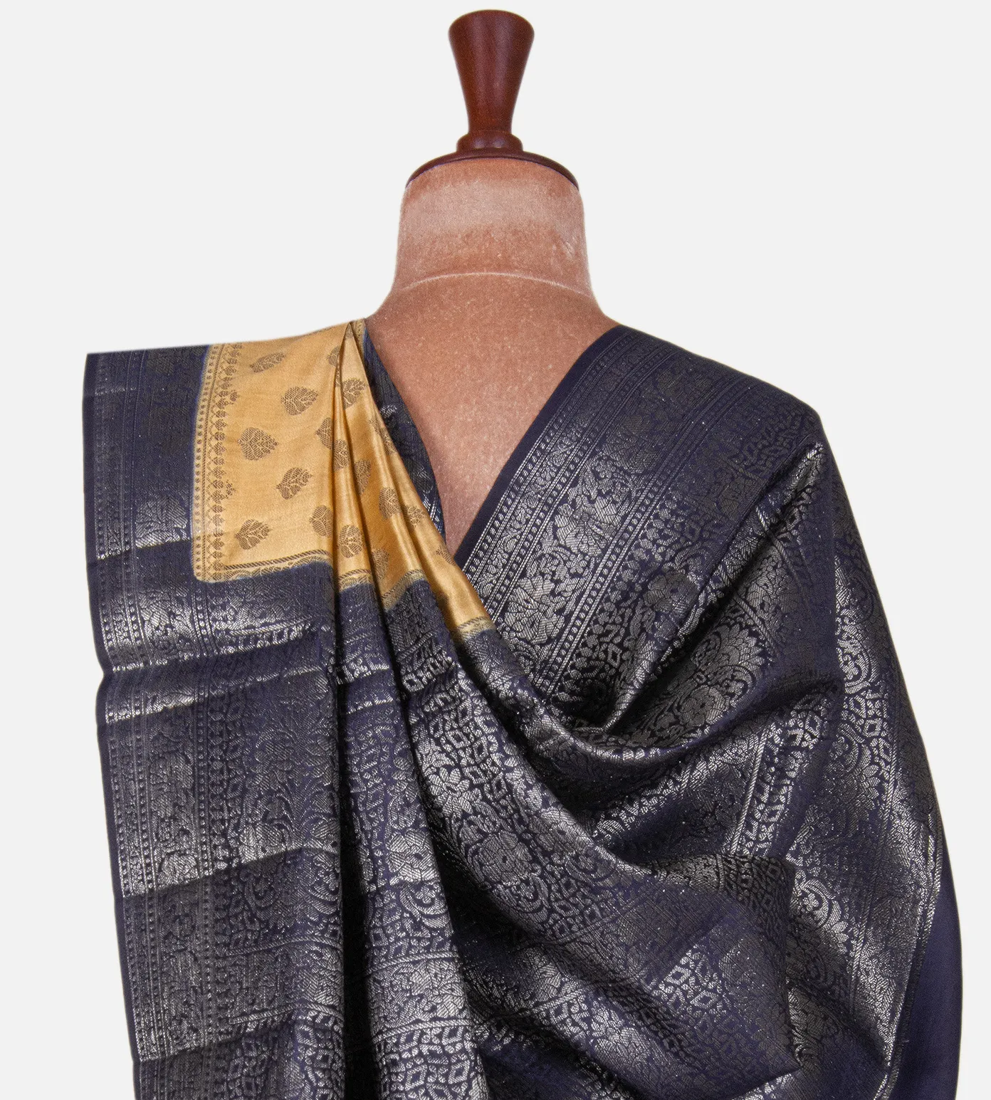 beige-chaniya-silk-saree-d10133330-c