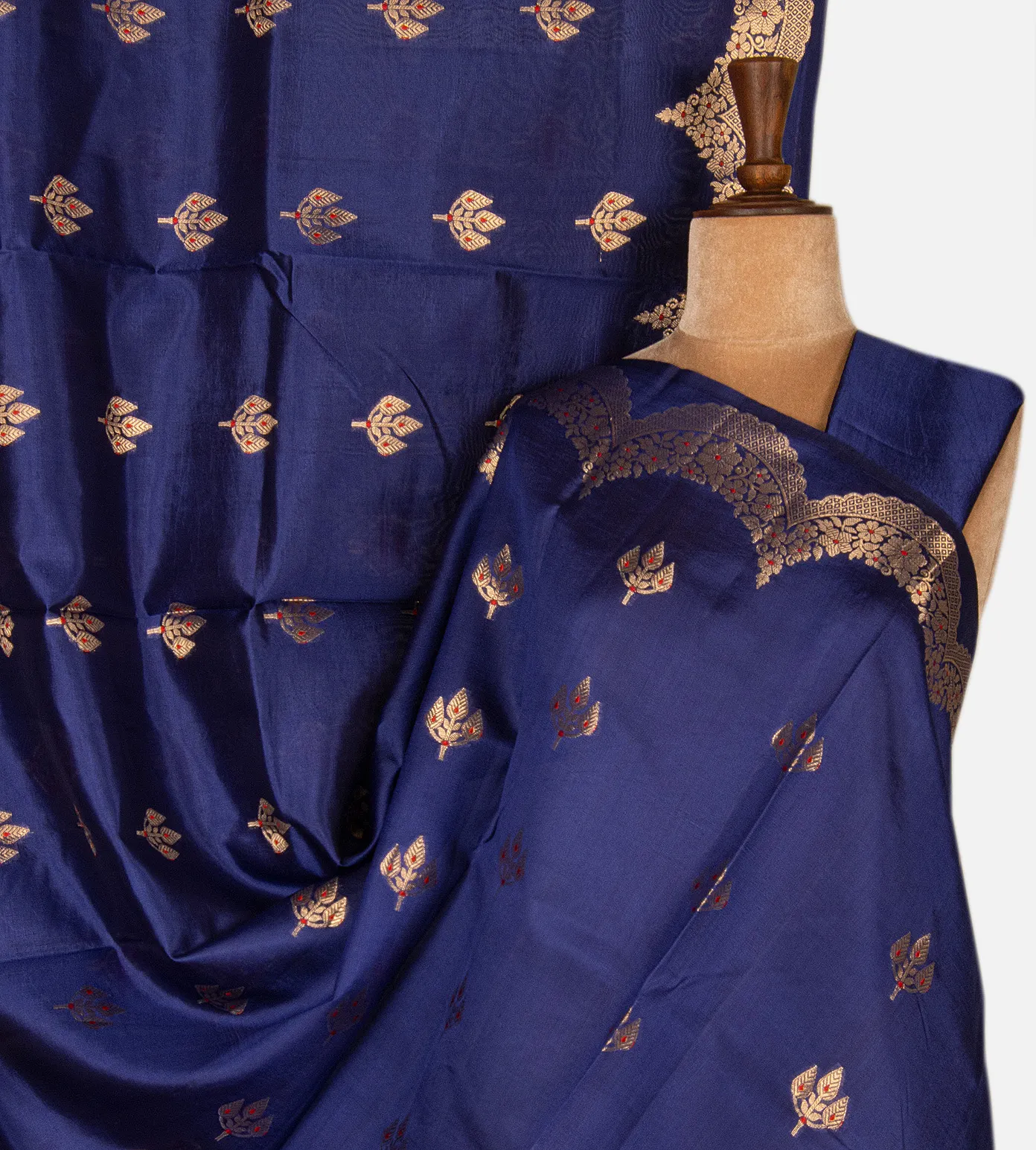 blue-chaniya-silk-saree-d11136294-a