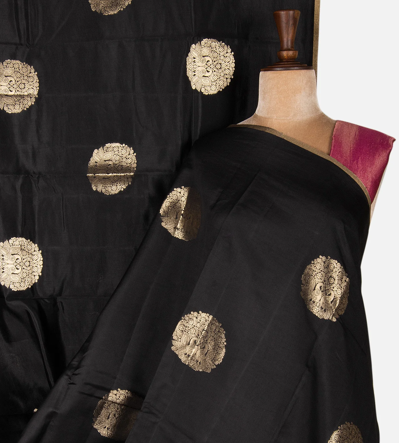 black-chaniya-silk-saree-d12142936-a