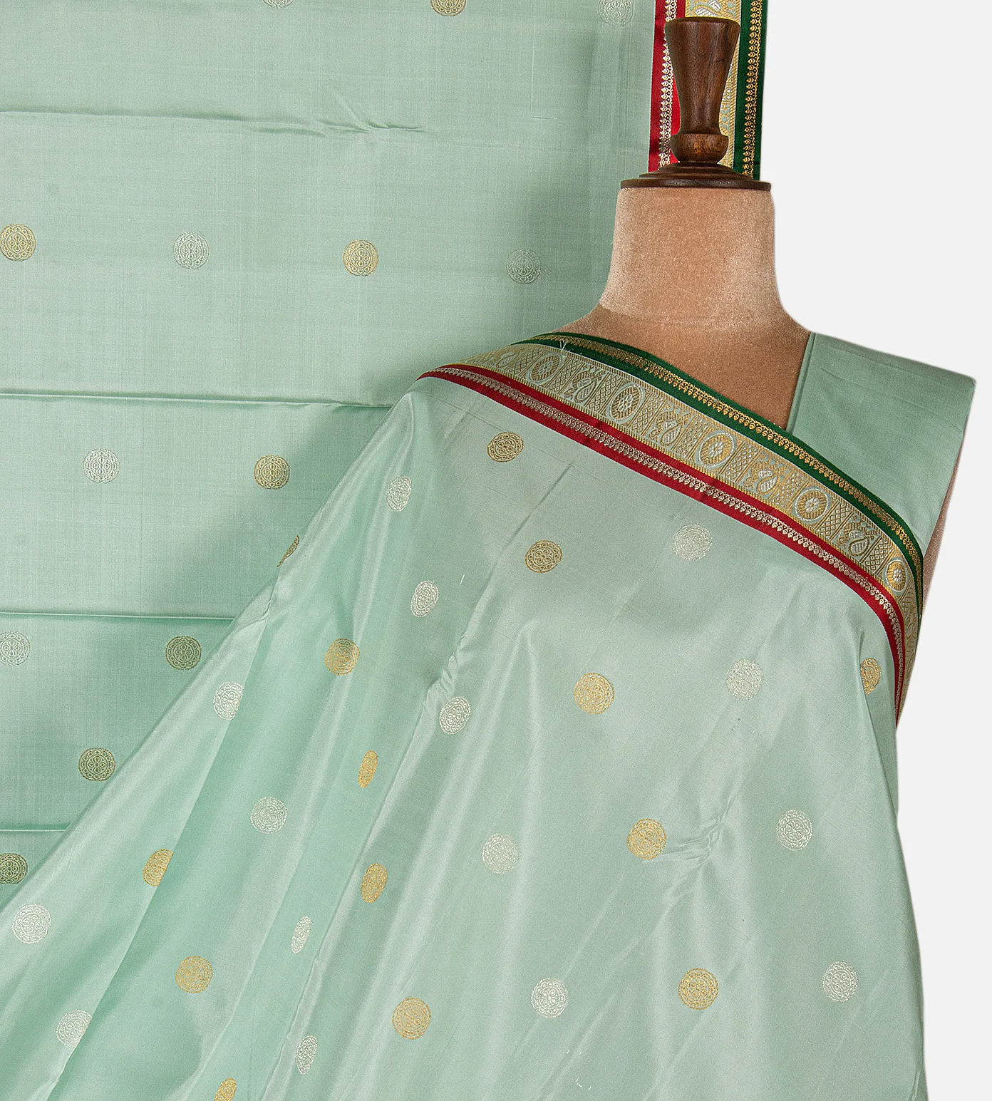 pistachio-green-kanchipuram-silk-saree-e01146903-a