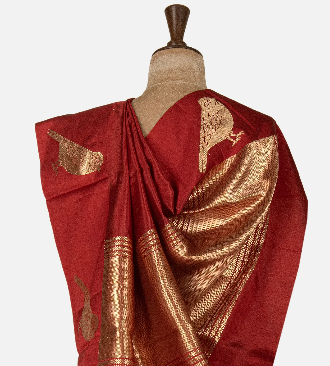 red-banarasi-kattan-silk-saree-d09122742-c