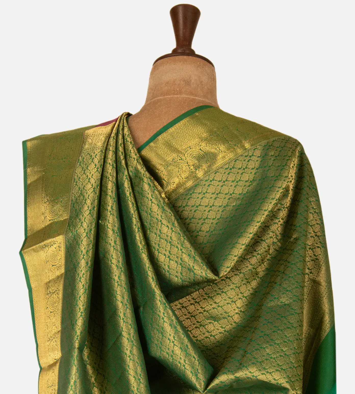 maroon-soft-silk-saree-e01145670-c