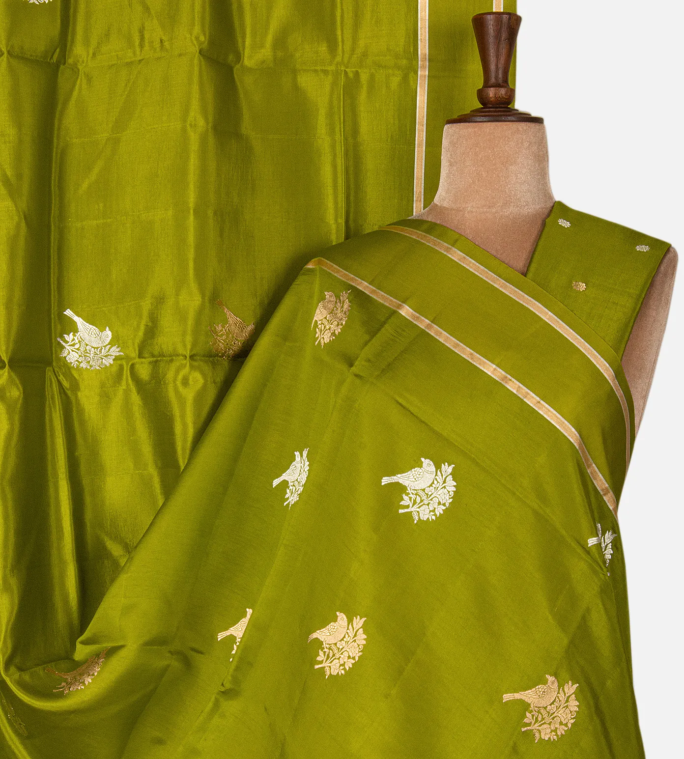 lime-green-banarasi-kattan-silk-saree-e01145286-a