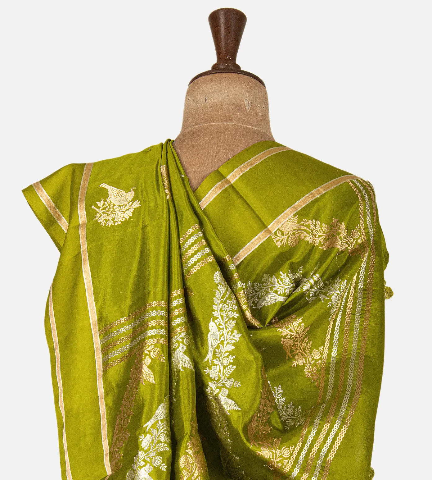 lime-green-banarasi-kattan-silk-saree-e01145286-c