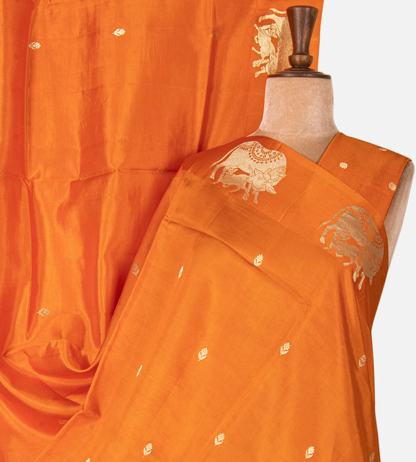 orange-banarasi-kattan-silk-saree-e01145263-a