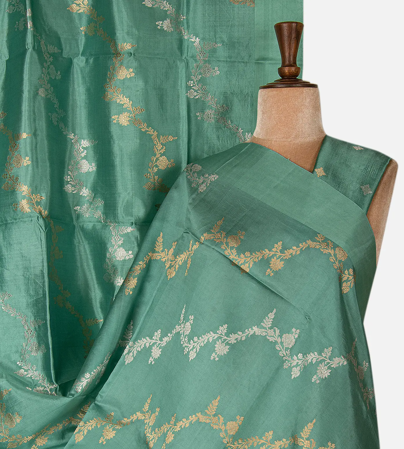 sea-blue-banarasi-kattan-silk-saree-e01145276-a