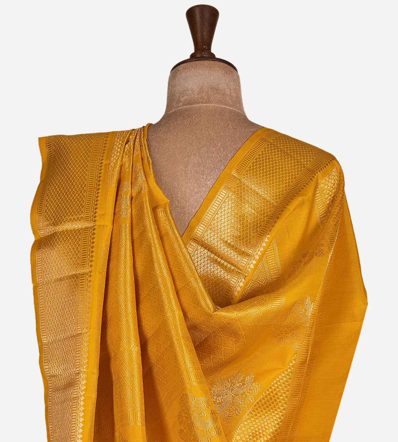 yellow-kanchipuram-silk-saree-e01147174-c