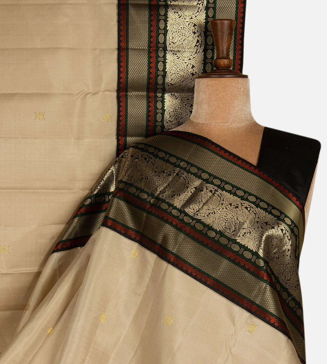 creme-kanchipuram-silk-saree-e02148492-a