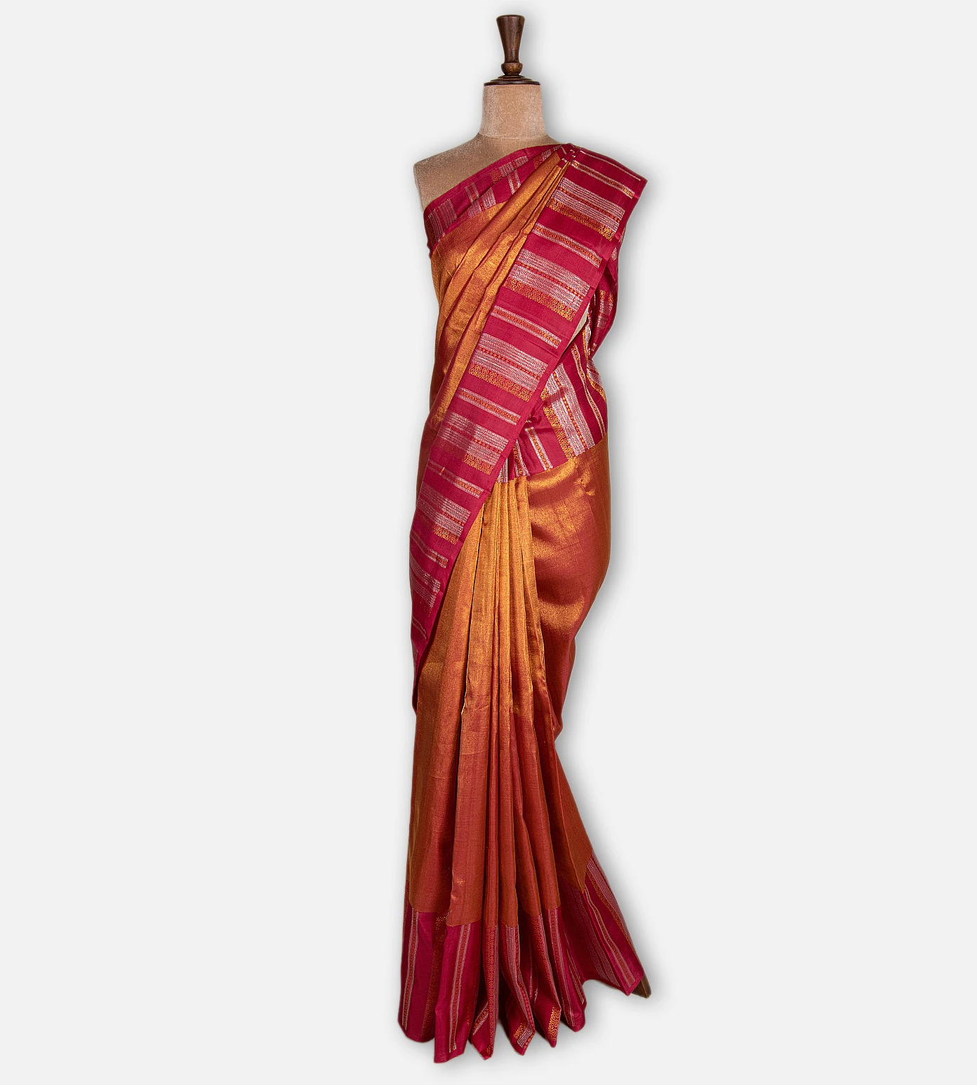 pink-and-gold-kanchipuram-silk-saree-e01144414-b