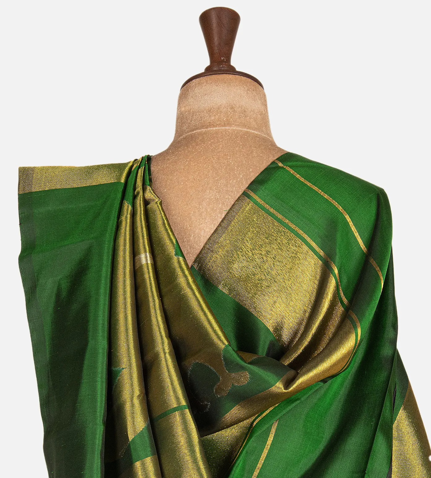 green-kanchipuram-silk-saree-d08118556-c