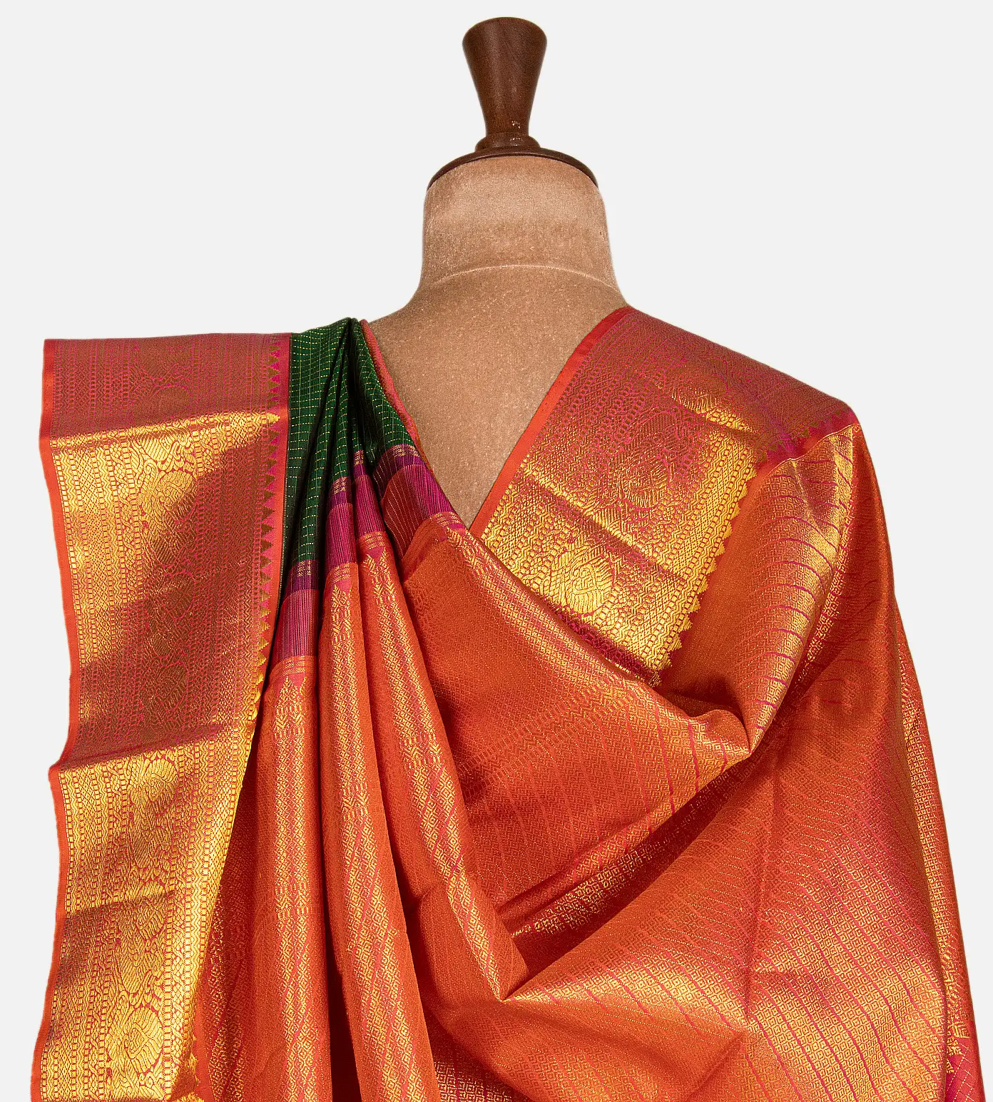 green-kanchipuram-silk-saree-d10132771-c