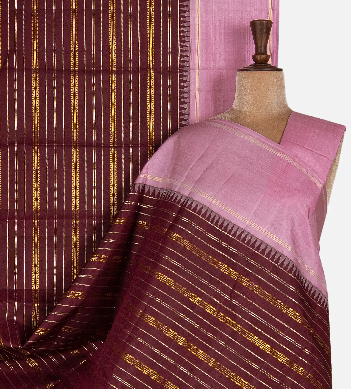 maroon-kanchipuram-silk-saree-e01145987-a