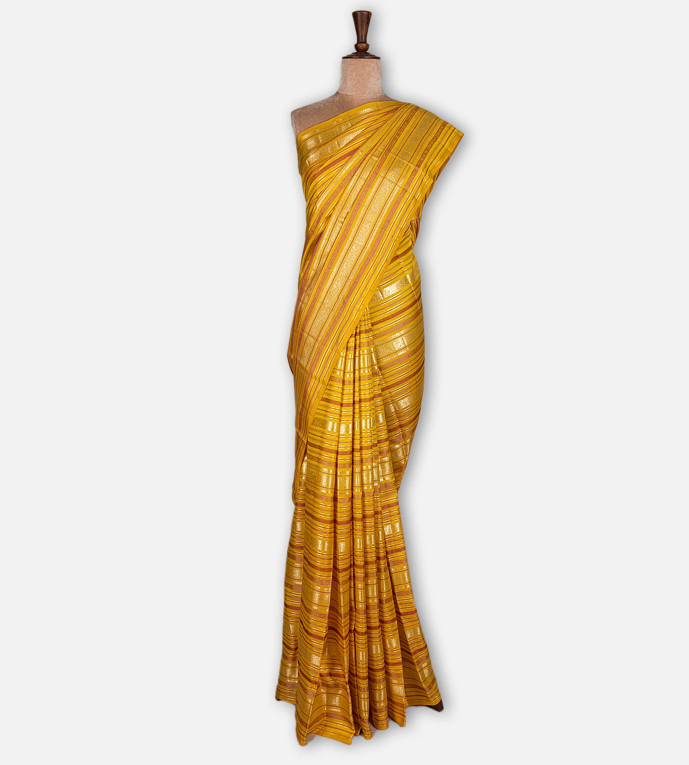 yellow-kanchipuram-silk-saree-e01145527-b