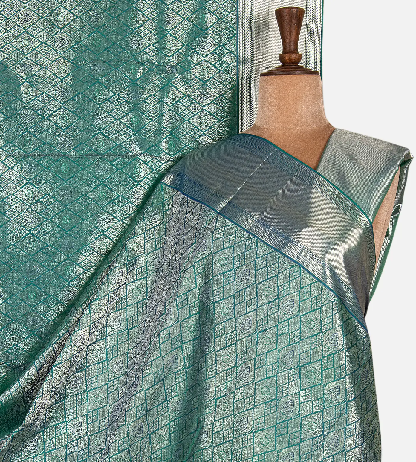 blue-kanchipuram-silk-saree-d04101263-a