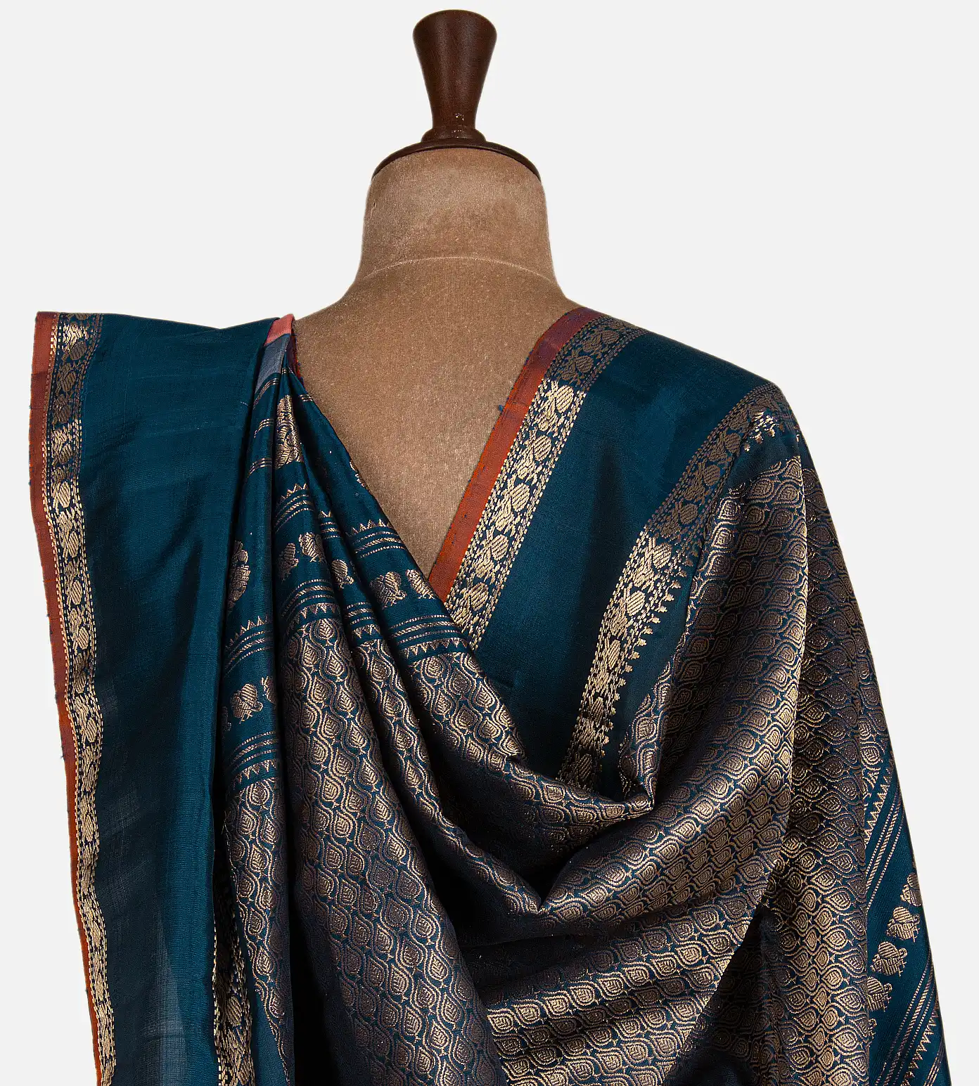 salmon-pink-gadwal-silk-saree-d12143765-c