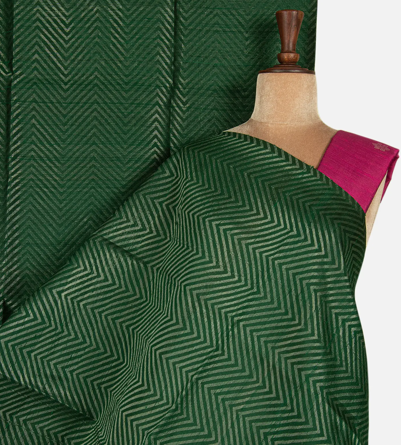 green-raw-silk-saree-e01143867-a