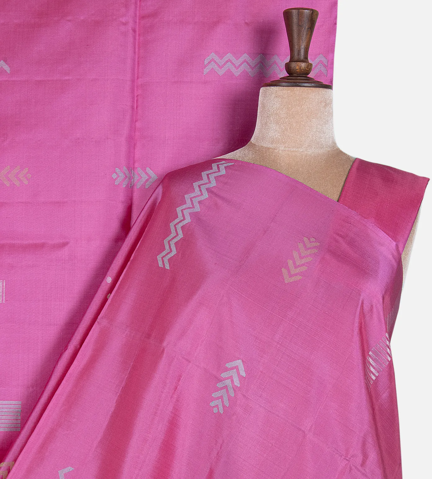 light-pink-soft-silk-saree-d09123929-a