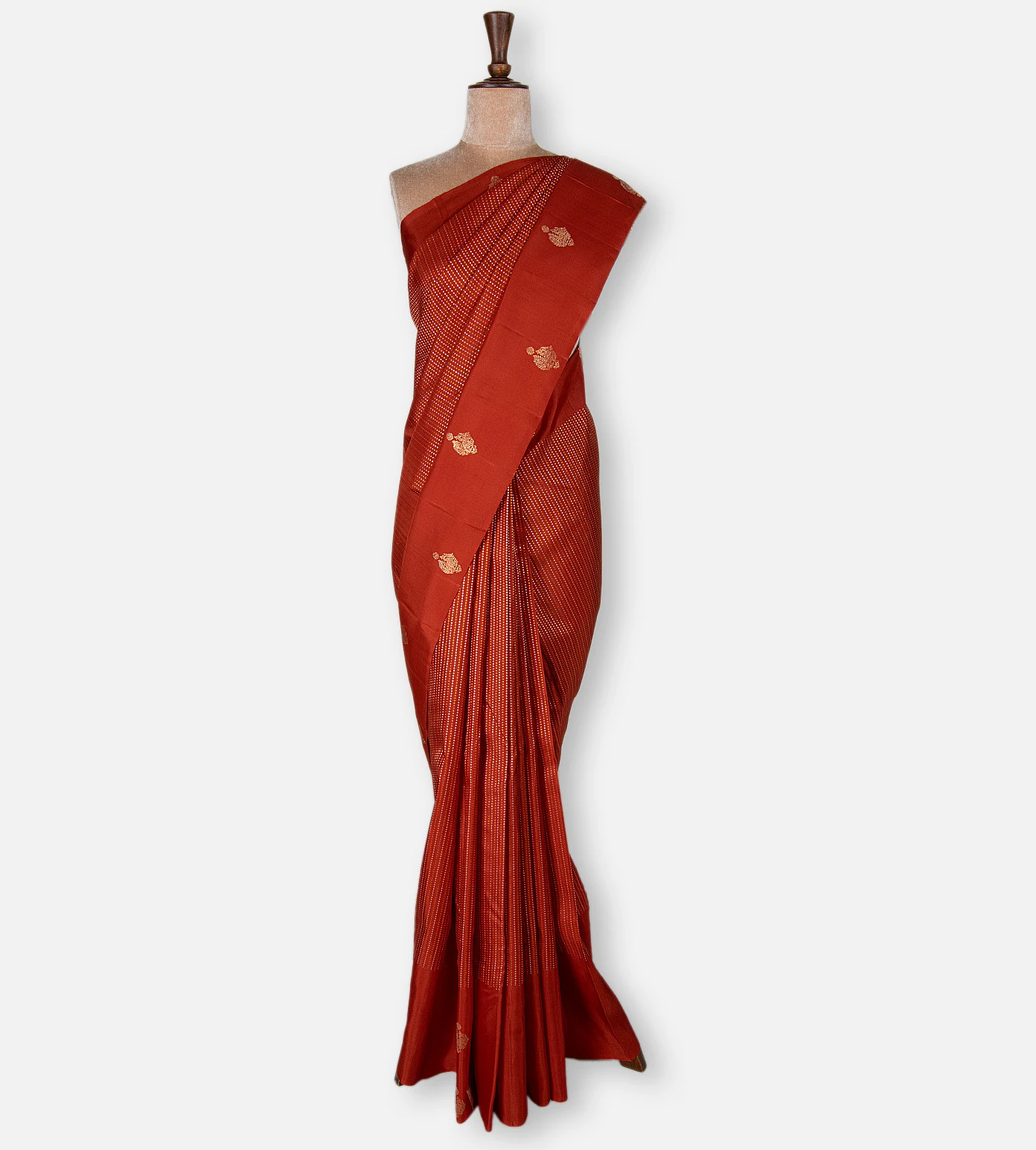 red-kanchipuram-silk-saree-e01147133-b