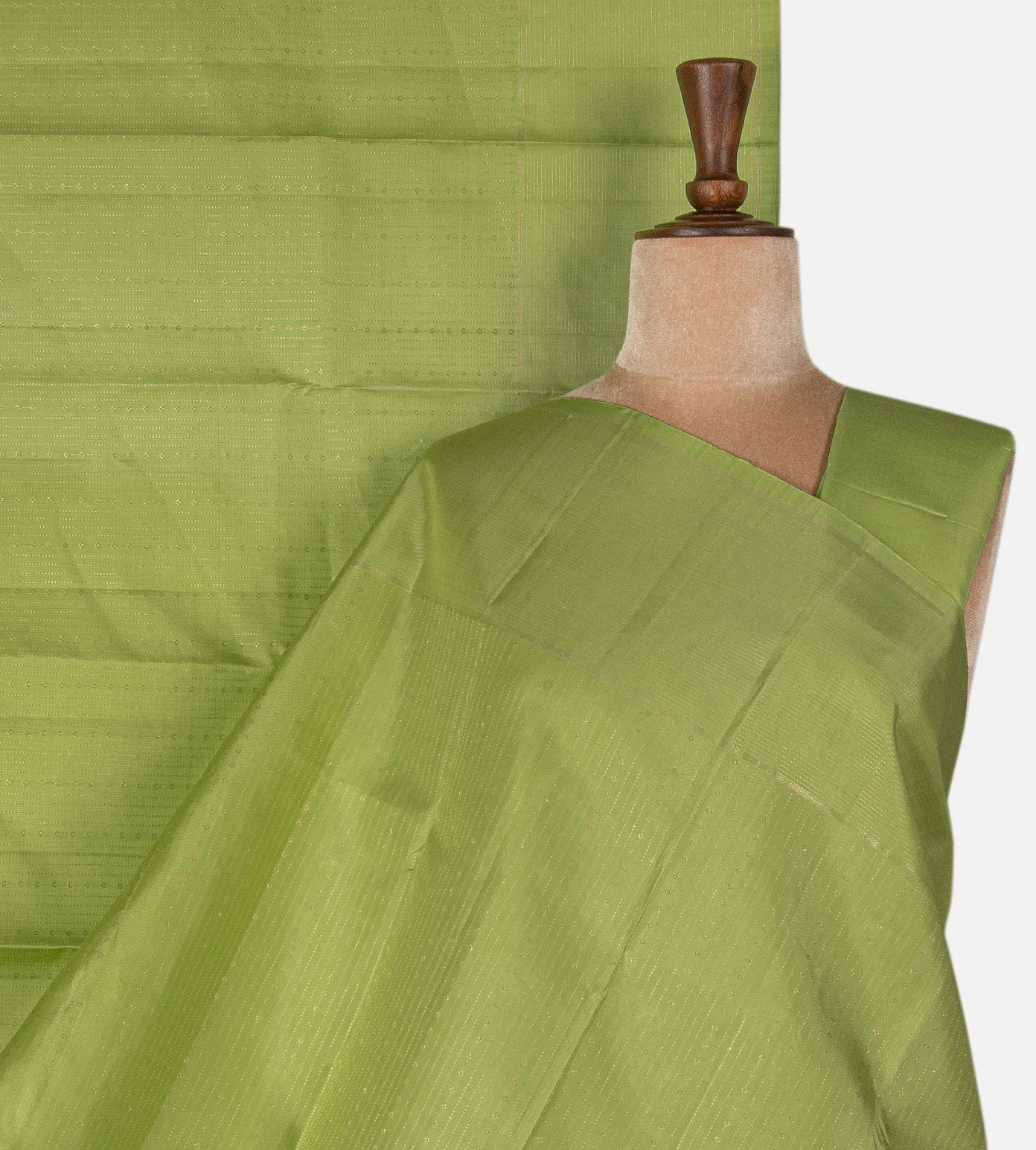 light-green-kanchipuram-silk-saree-e01144715-a