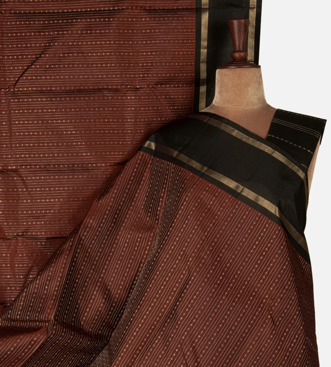 maroon-kanchipuram-silk-saree-e02148577-a