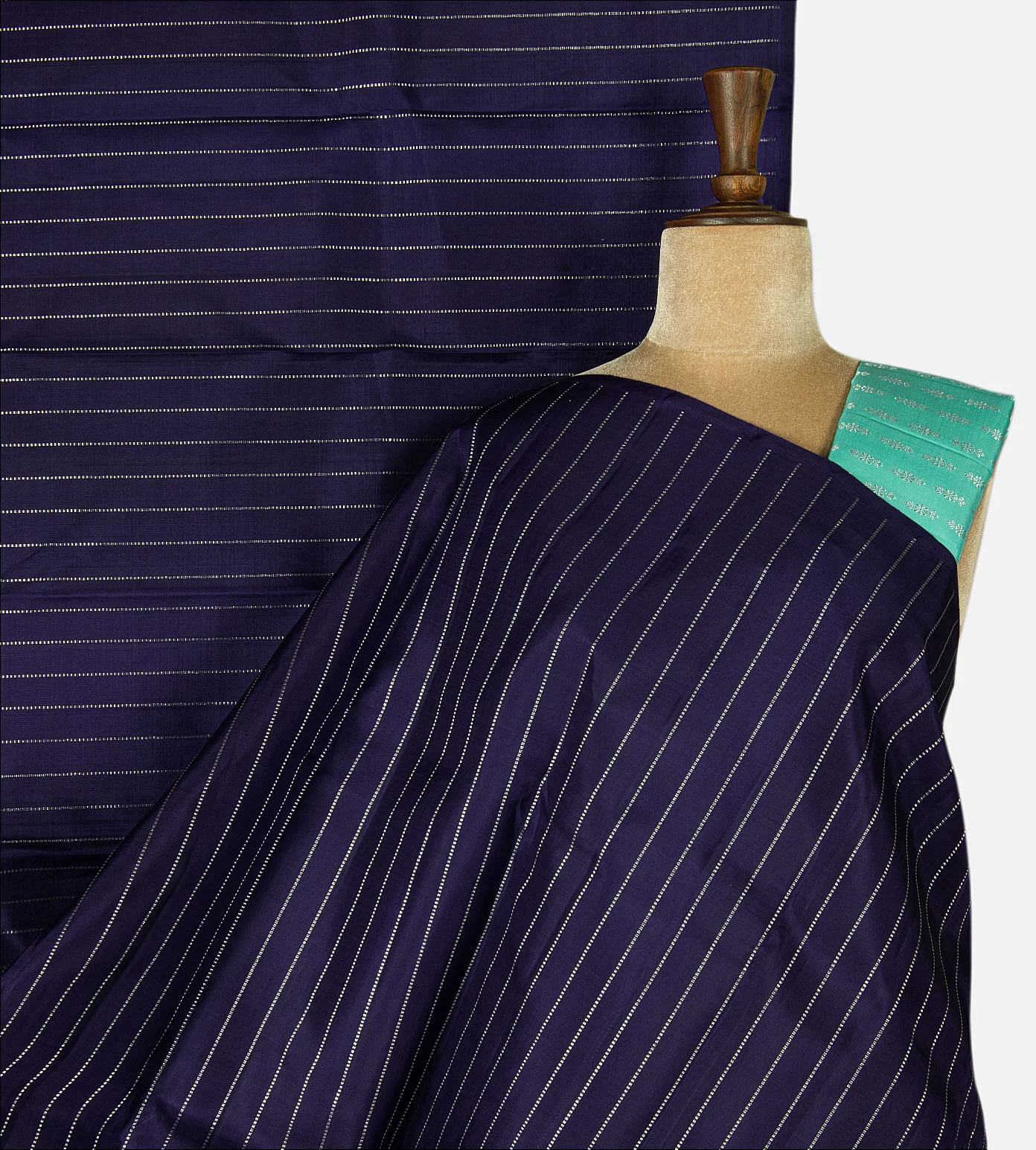 blue-kanchipuram-silk-saree-e01145567-a