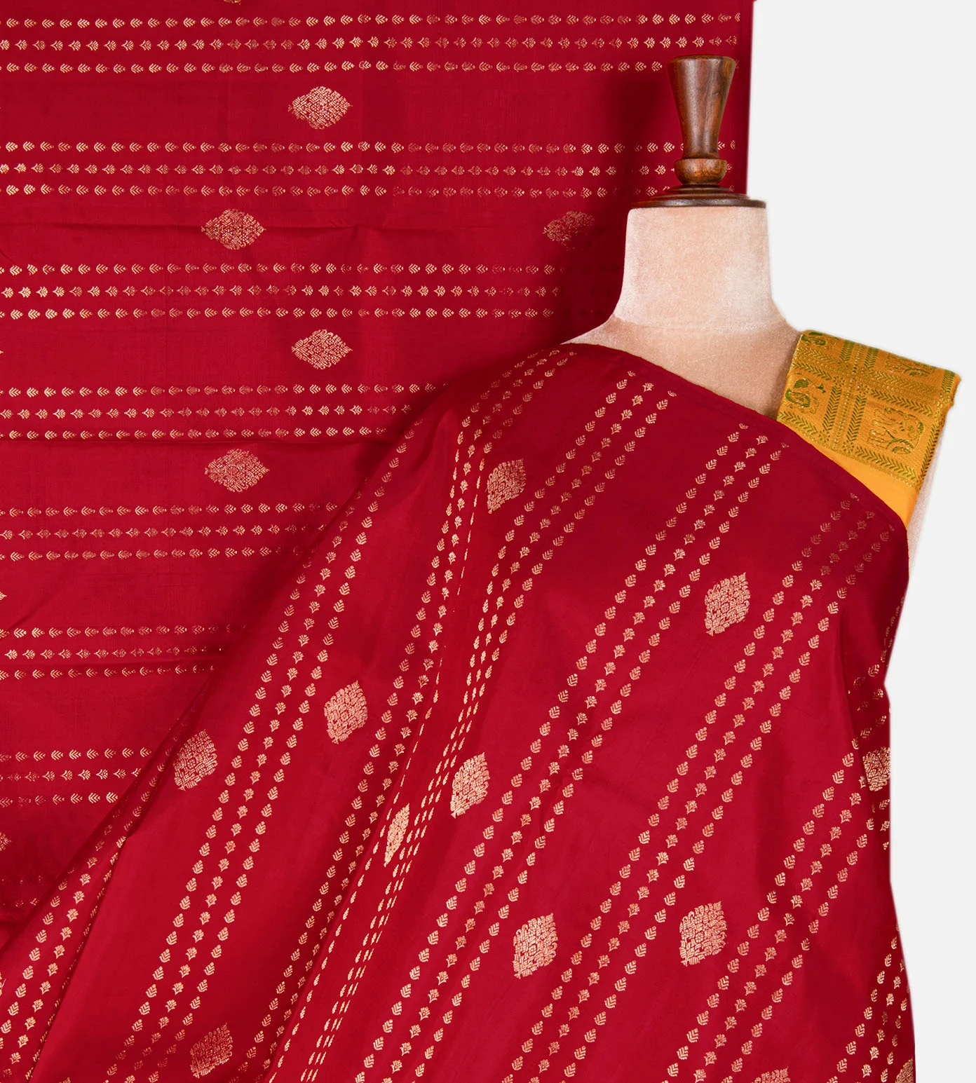 red-kanchipuram-silk-saree-d11135715-a