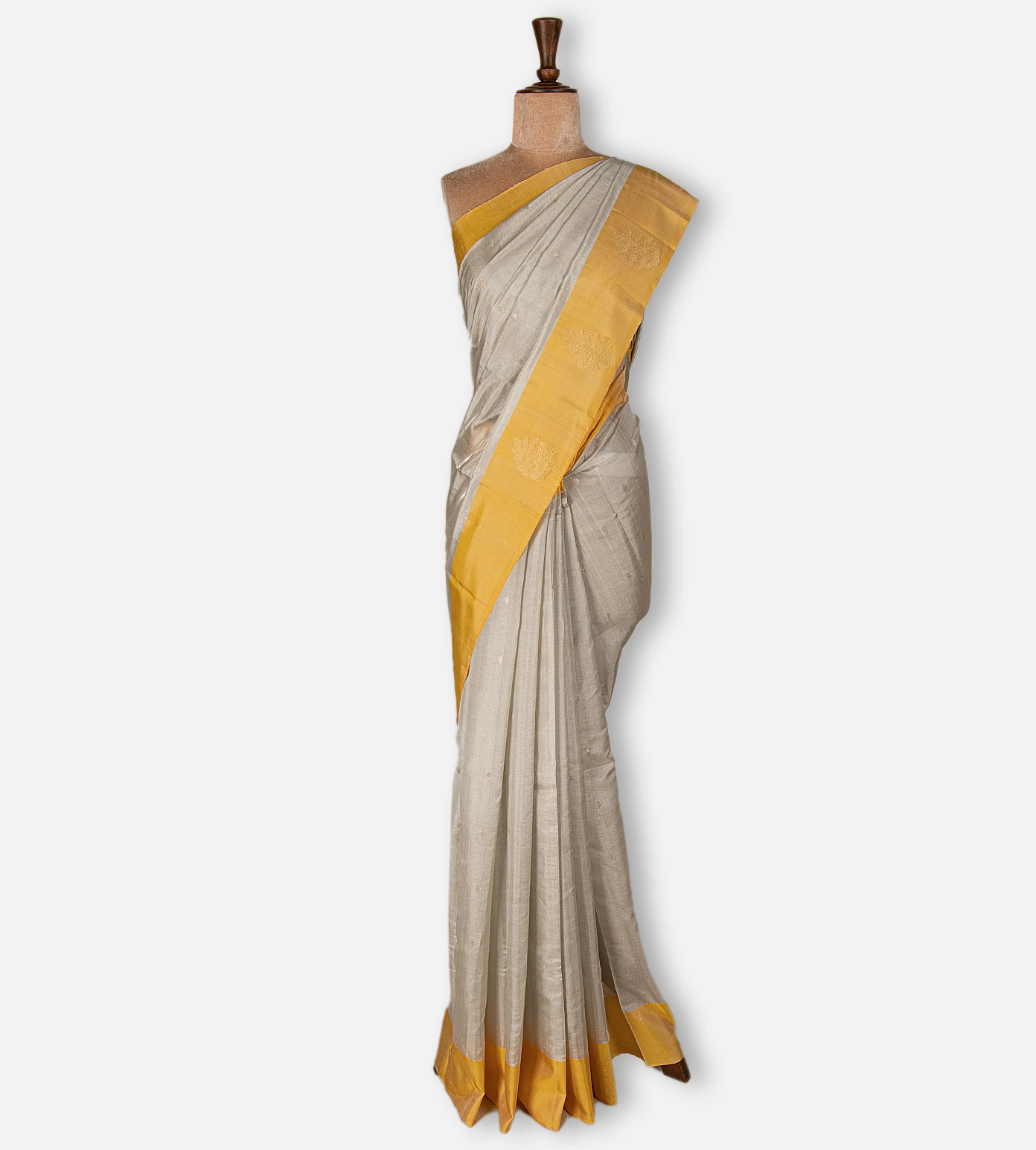 off-white-soft-silk-saree-e01143963-b