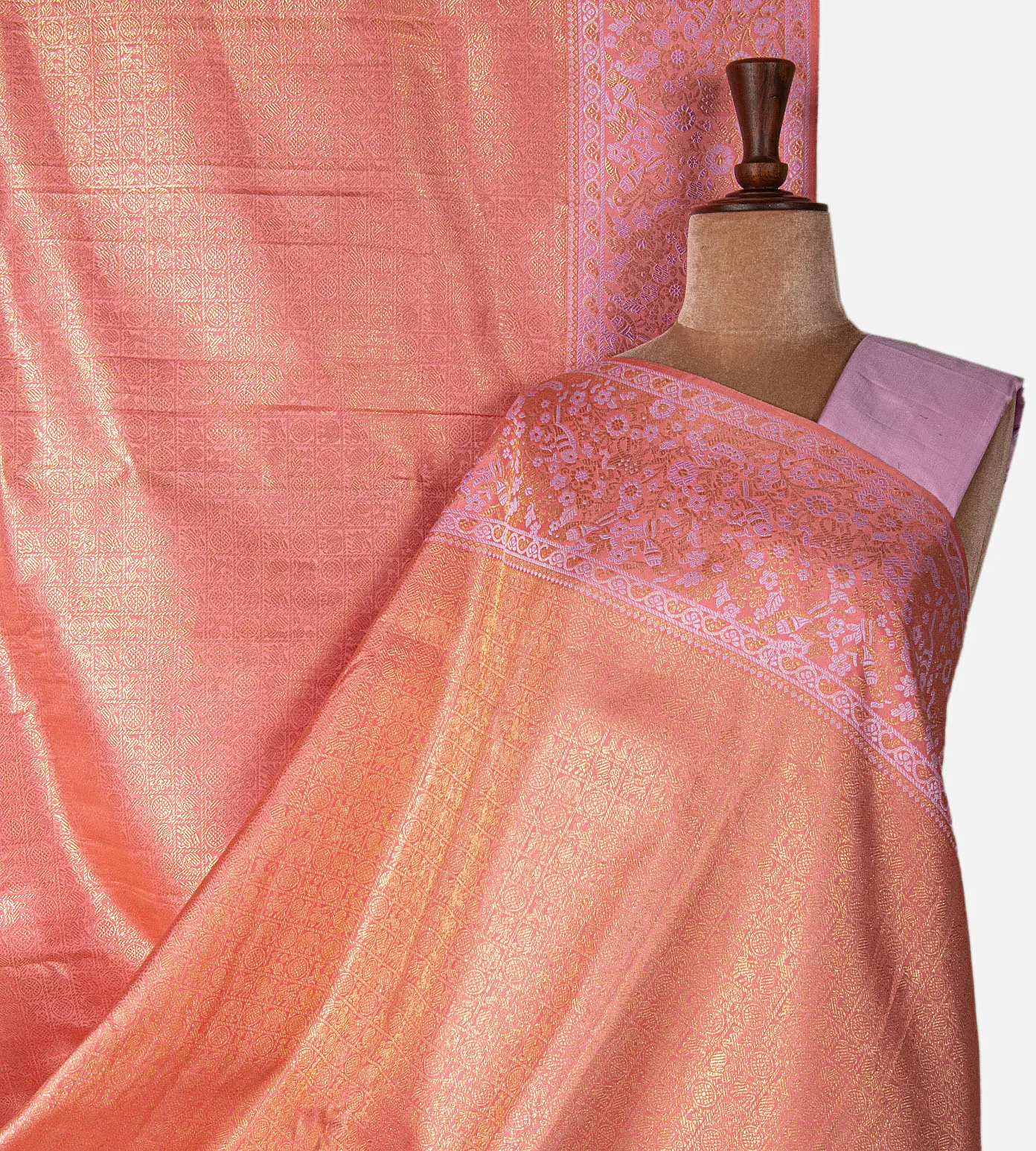 salmon-pink-kanchipuram-silk-saree-d0398695-a