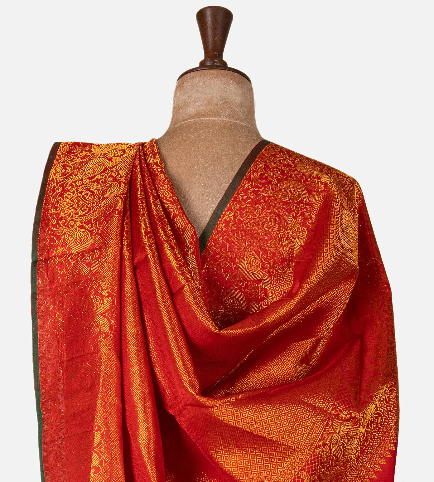 red-kanchipuram-silk-saree-d12140920-c