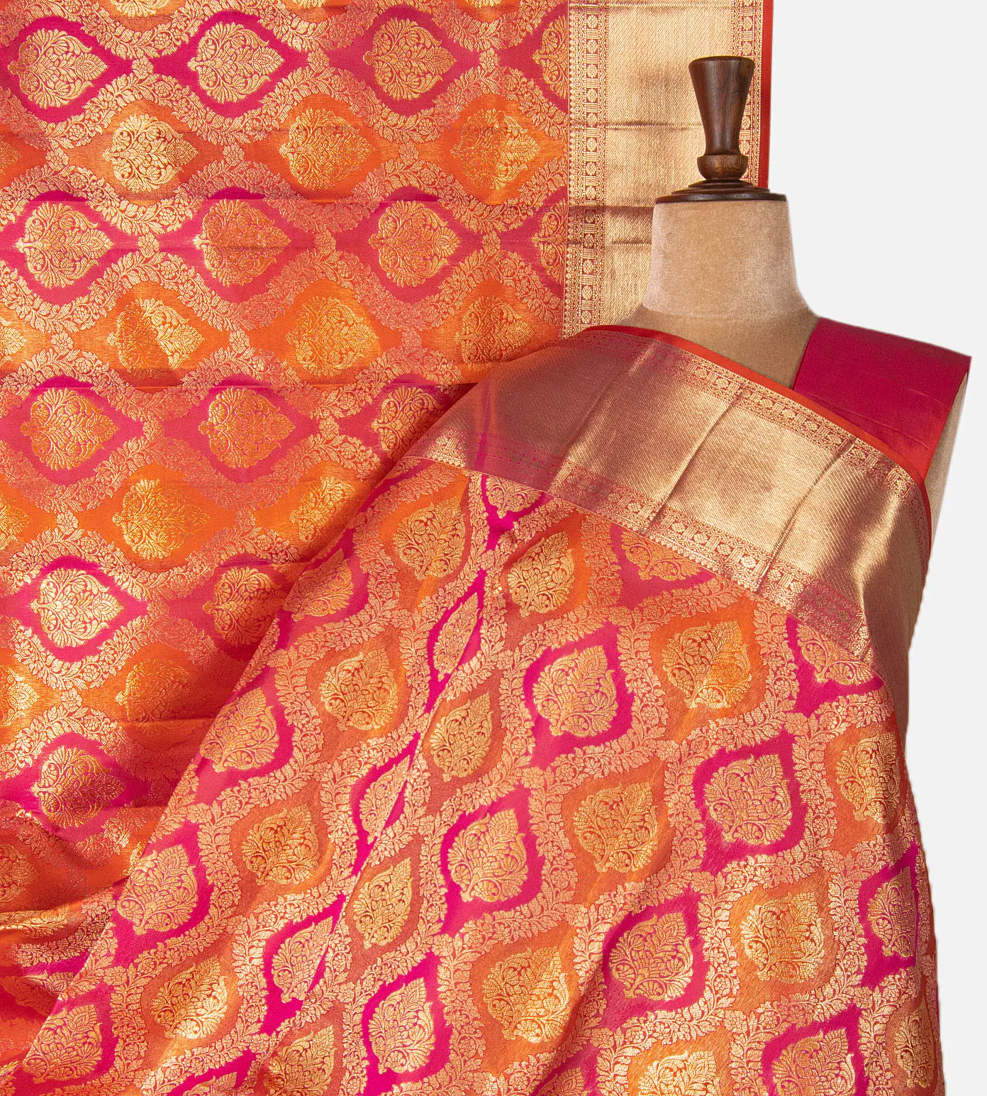 pink-and-orange-kanchipuram-silk-saree-e02152257-a