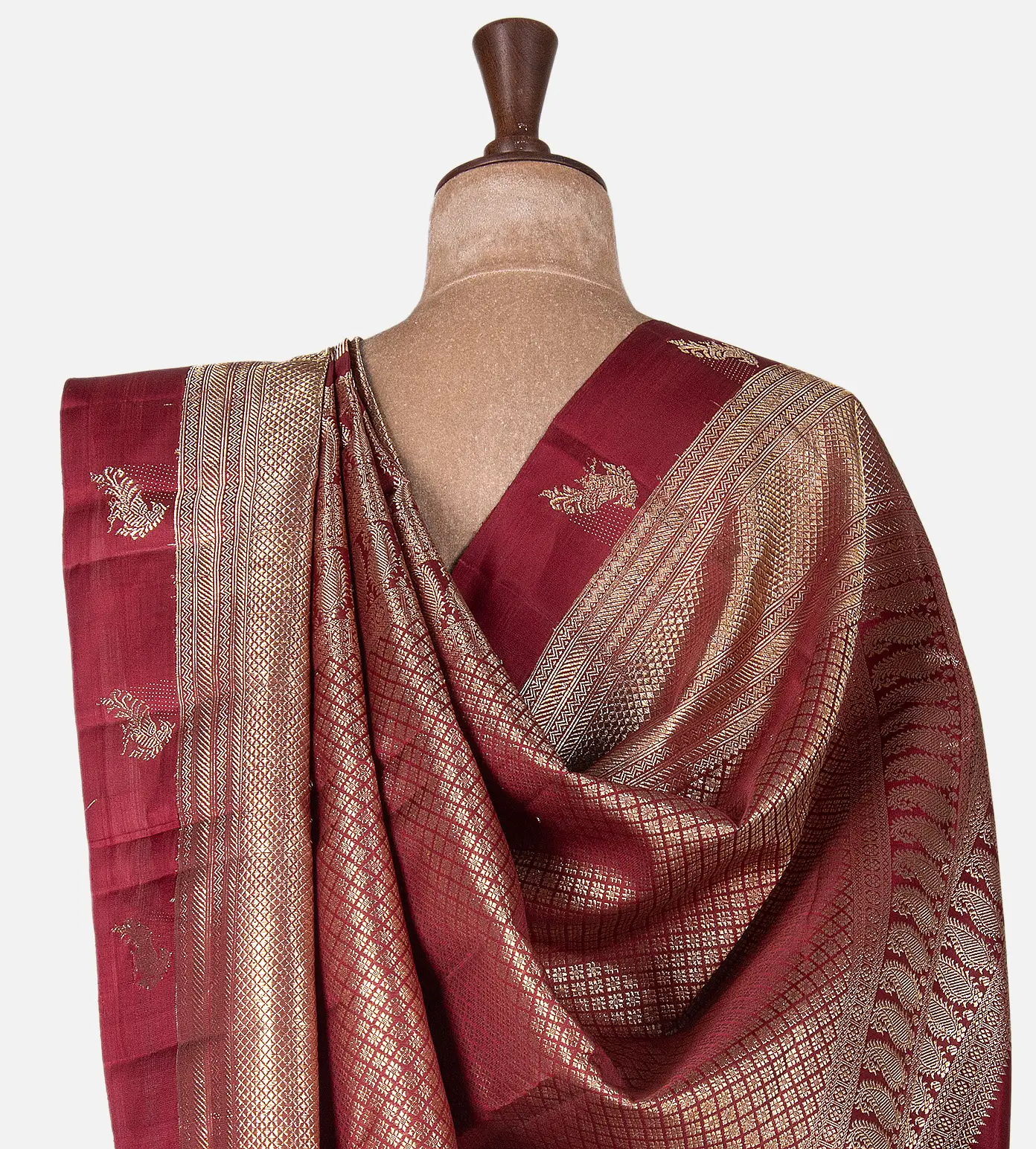 maroon-kanchipuram-silk-saree-e02152277-c