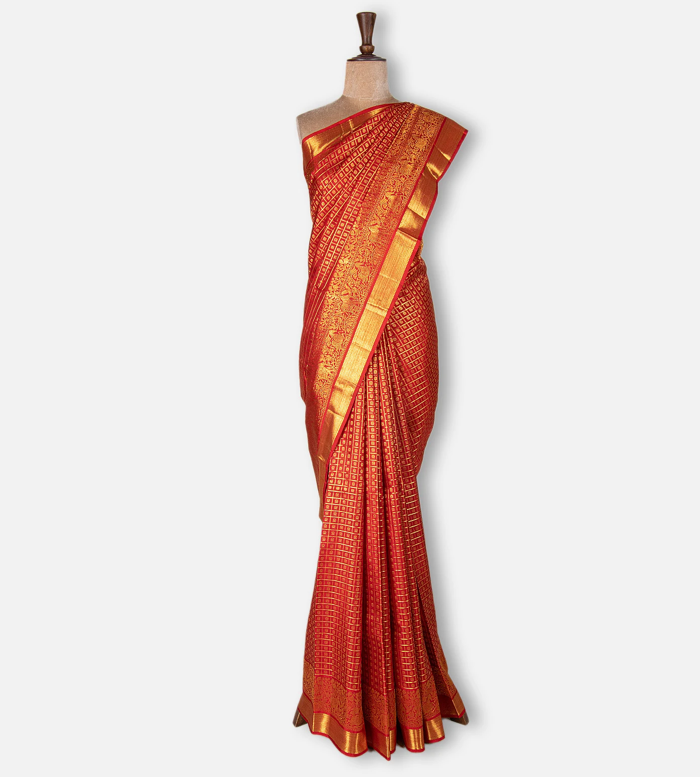 red-kanchipuram-silk-saree-d06109093-b