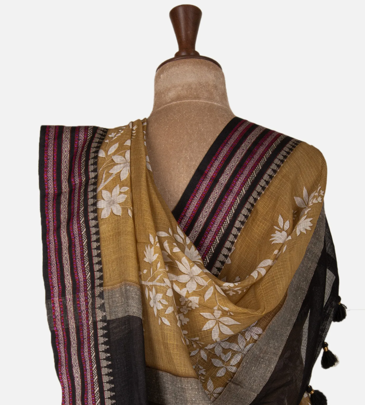 beige-kota-cotton-saree-d09127647-c