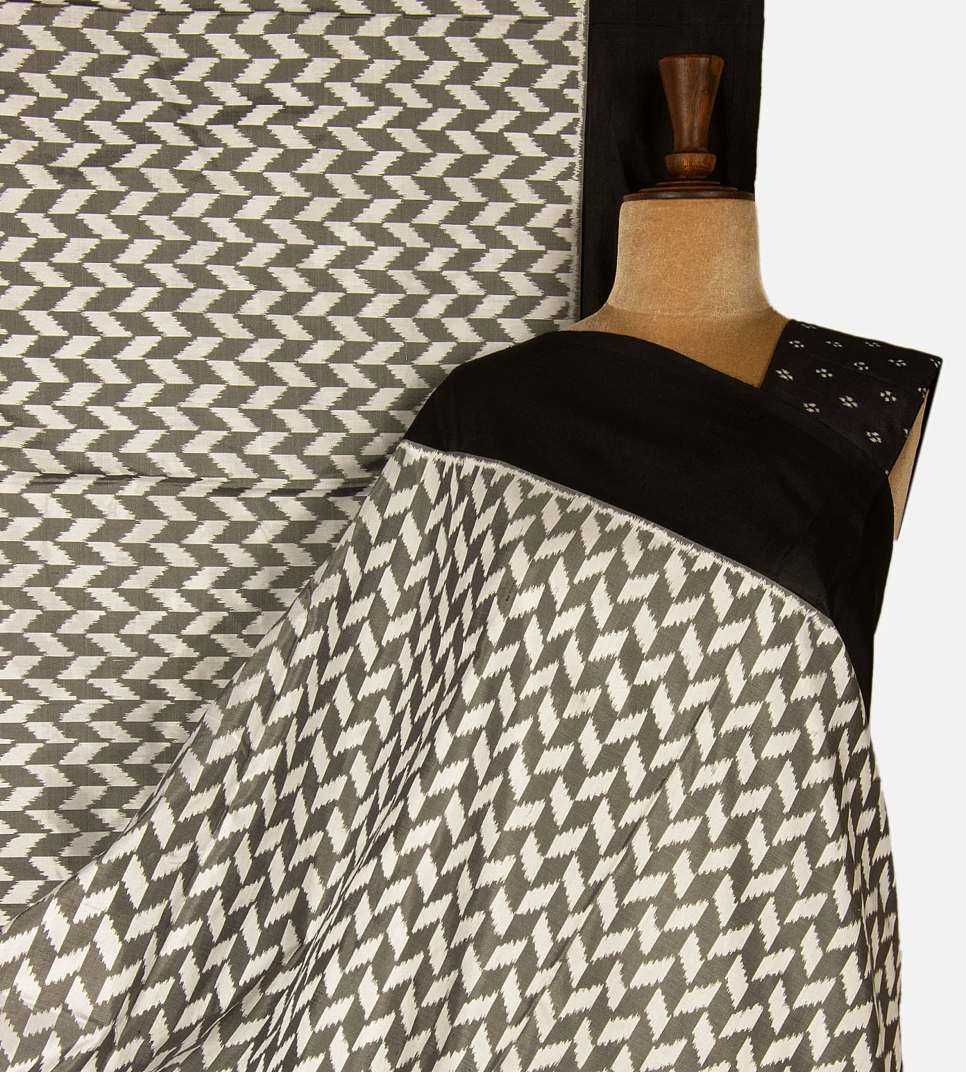 grey-and-off-white-ikkat-silk-saree-d09120706-a