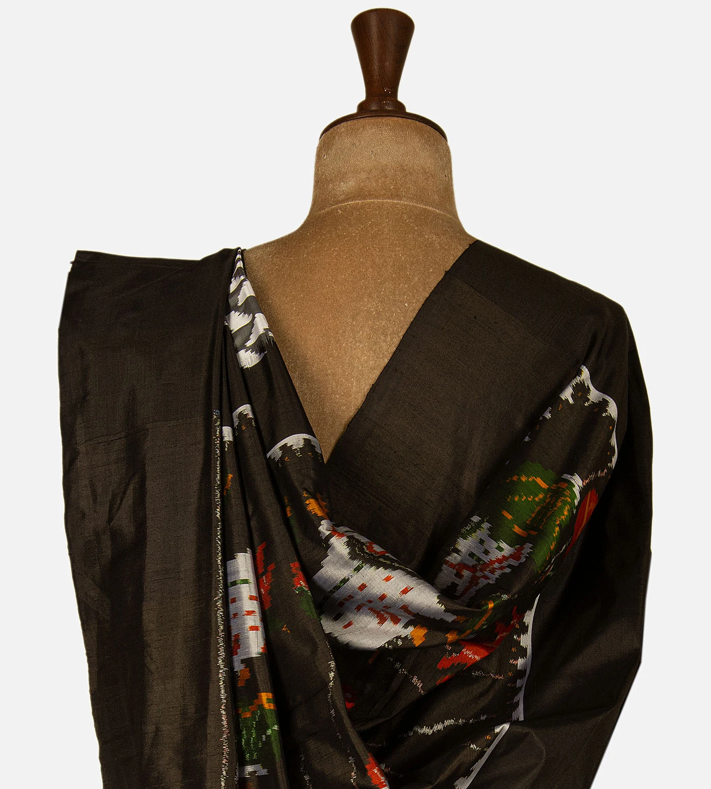 grey-and-off-white-ikkat-silk-saree-d09120706-c