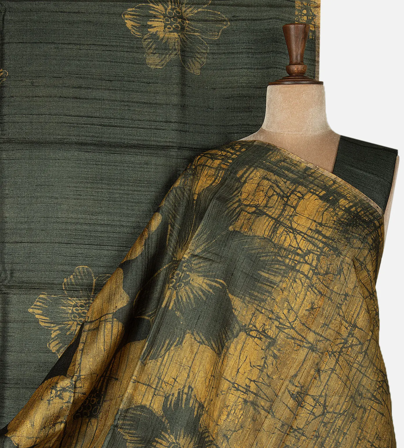 deep-green-tussar-saree-e02150565-a