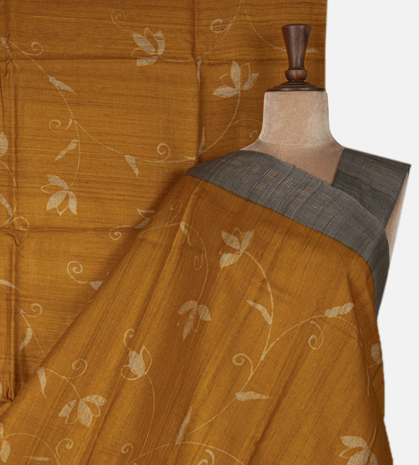 yellow-tussar-saree-e02149163-a