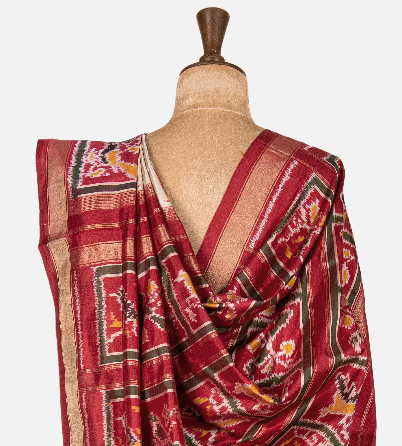 beige-ikkat-silk-saree-e01144855-c