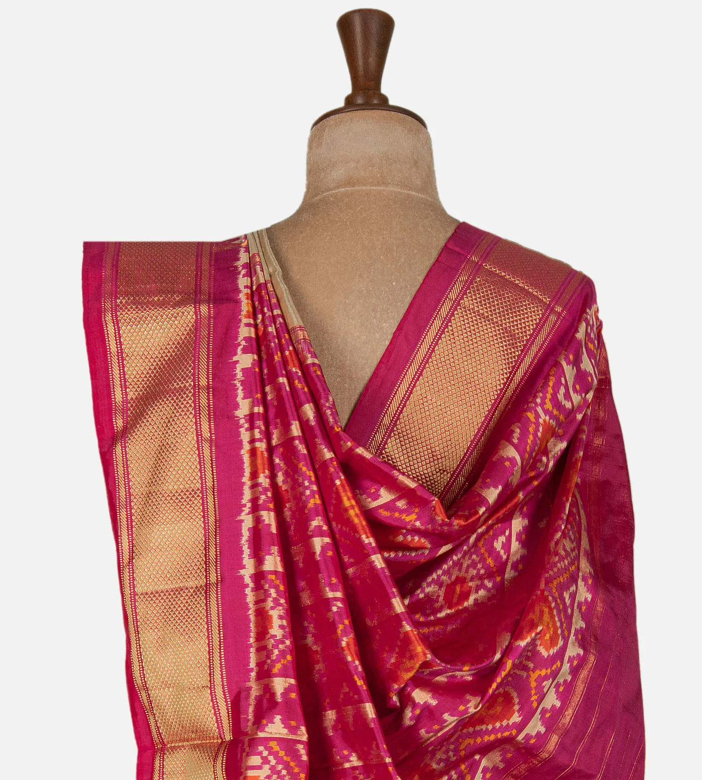 beige-ikkat-silk-saree-e01144847-c