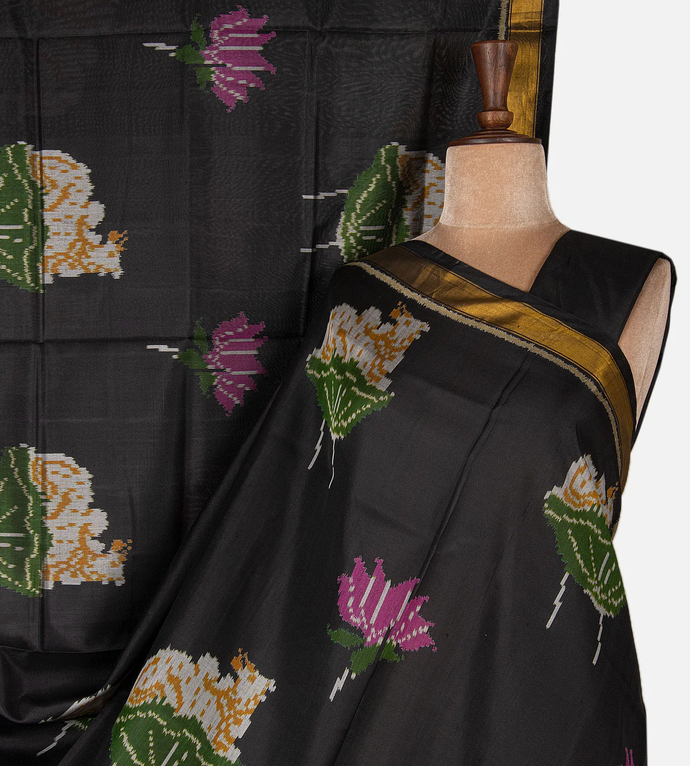 black-patola-silk-saree-d09126371-a